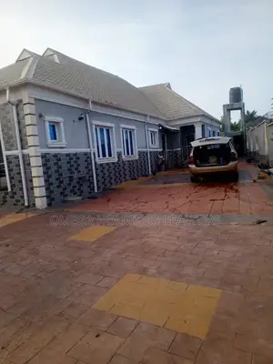 5bdrm Bungalow in Unique Estate, Ologuneru for sale