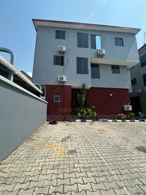 3bdrm Apartment in Lekki Phase 1 for sale