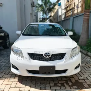 Toyota Corolla LE 4dr Sedan (1.8L 4cyl 4A) 2010 White