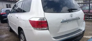 Toyota Highlander Limited 3.5l 4WD 2013 White