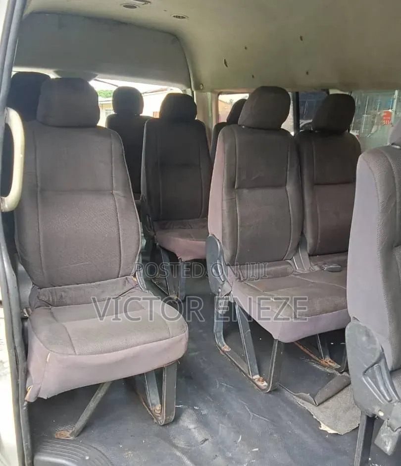 Toyota HiAce 2017 White