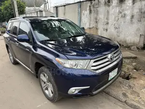 Toyota Highlander Limited 3.5L 2WD 2013 Blue