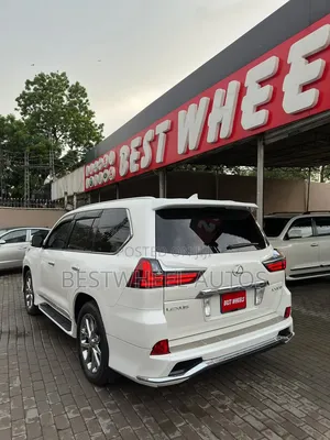 Lexus LX 570 AWD 2016 White
