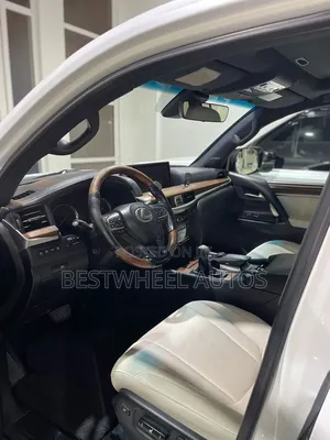 Lexus LX 570 AWD 2016 White