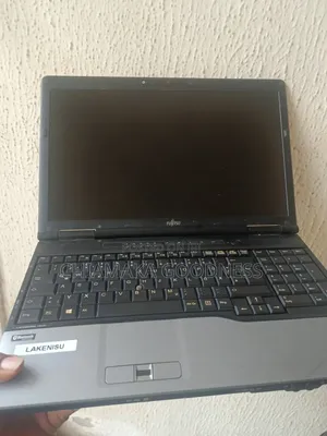Laptop Fujitsu Lifebook A557 4GB Intel Core i5 SSD 256GB