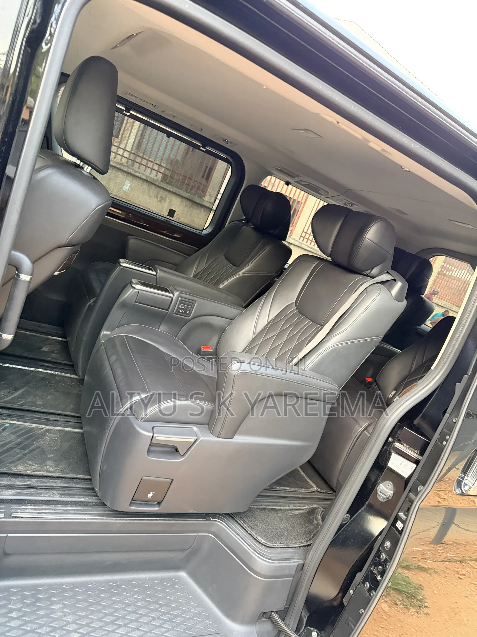Toyota Granvia 2023 Black