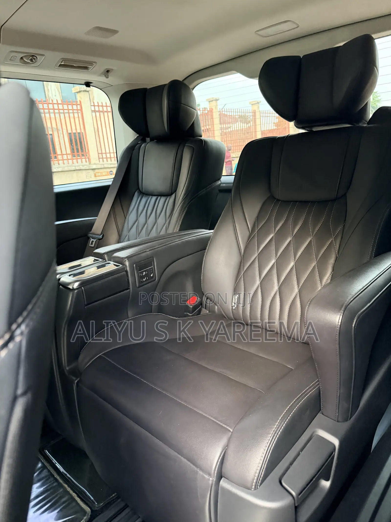 Toyota Granvia 2023 Black