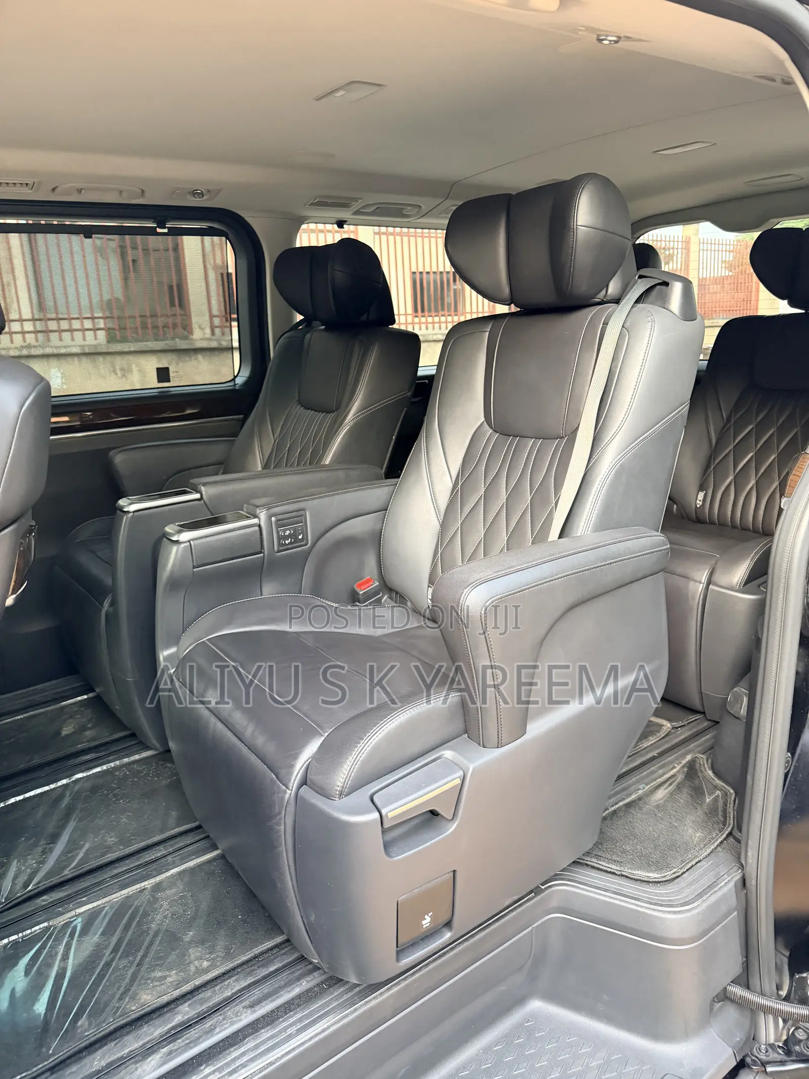 Toyota Granvia 2023 Black