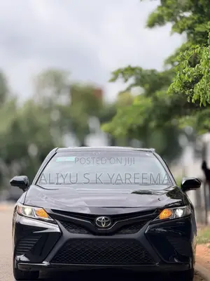 Toyota Camry SE FWD (2.5L 4cyl 8AM) 2018 Black
