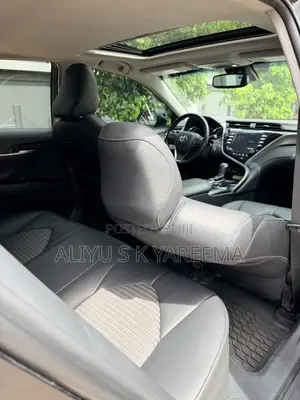 Toyota Camry SE FWD (2.5L 4cyl 8AM) 2018 Black