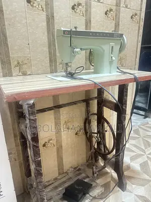 Singer Straight Sewing Machine