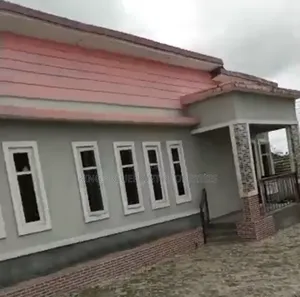 3bdrm Bungalow in Chalisco, Warri for sale