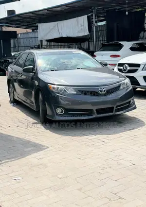 Toyota Camry SE 4dr Sedan (2.5L 4cyl 6A) 2013 Gray