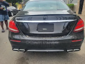 Mercedes-Benz E300 2017 Black