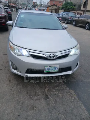 Toyota Camry XLE 4dr Sedan (2.5L 4cyl 6A) 2013 Silver