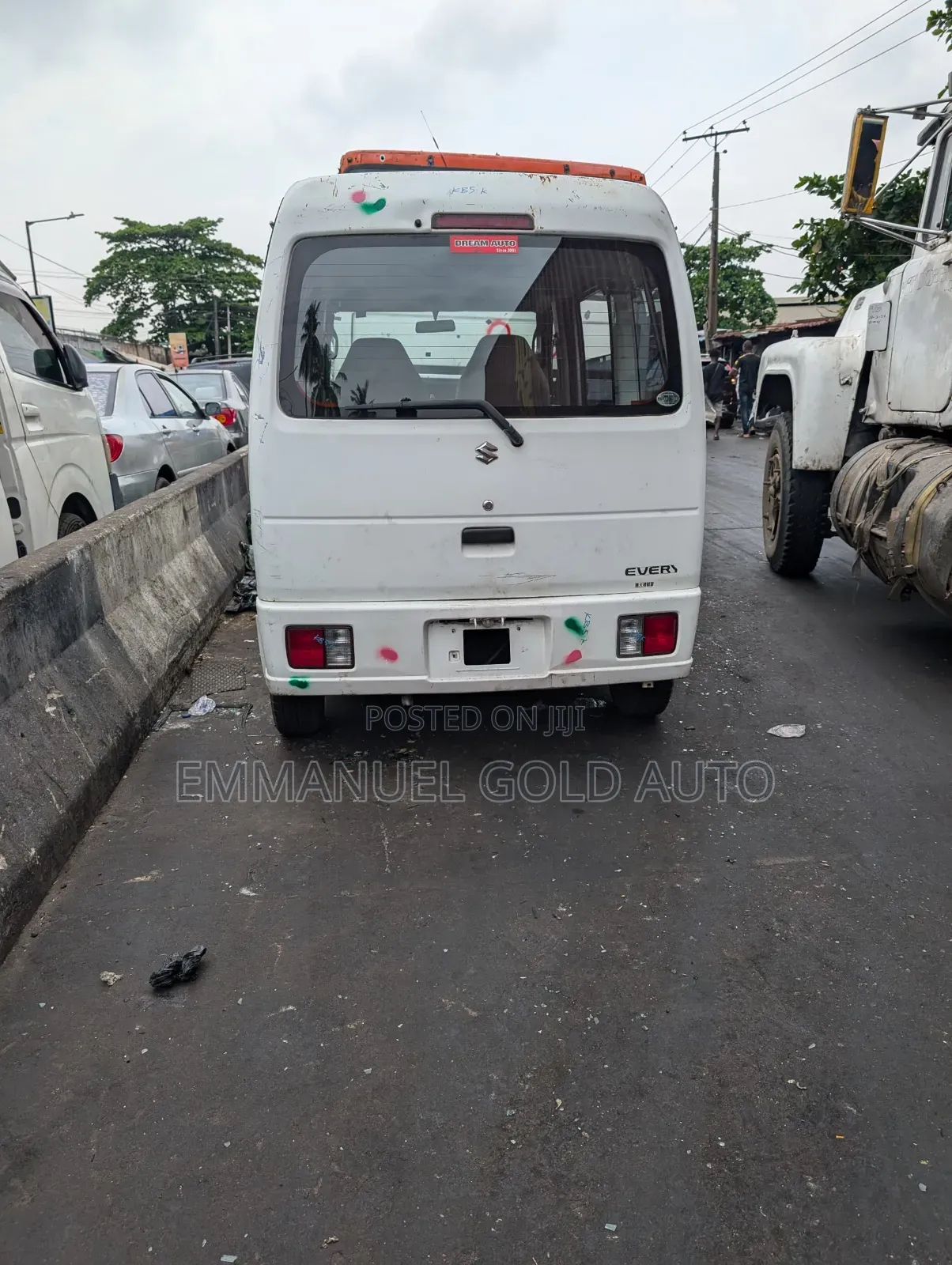 Suzuki APV Minibus 2012 White