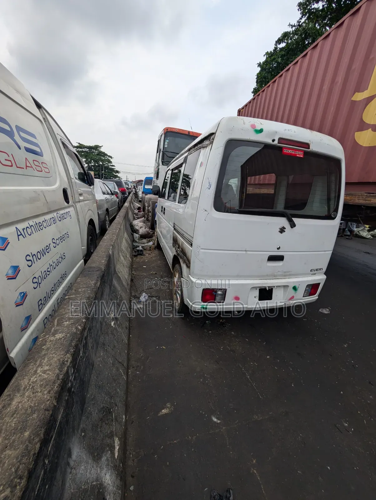 Suzuki APV Minibus 2012 White