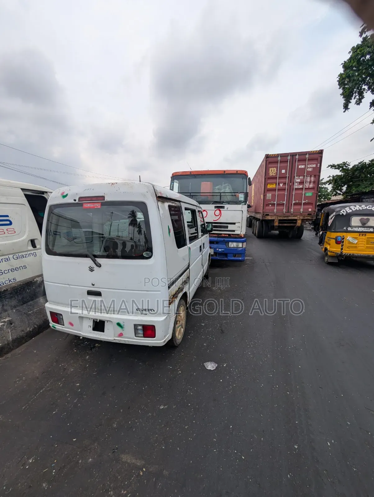 Suzuki APV Minibus 2012 White