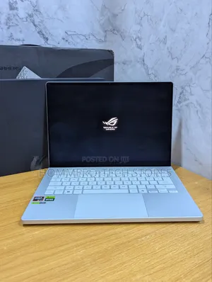 Laptop Asus ROG Zephyrus G14 32GB AMD Ryzen 9 SSD 1T