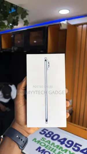 New Apple iPhone 17 256 GB Silver