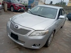 Toyota Camry 2010 Silver