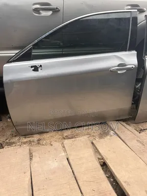 Front Left Door Avalon 2020