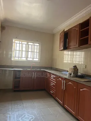 3bdrm Apartment in Adeniyi Jones for rent