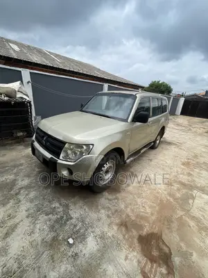 Mitsubishi Pajero 3.5 V6 GDI Elegance Automatic 2008 Gold