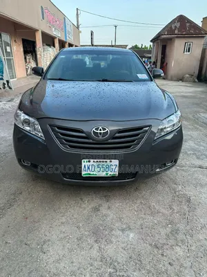 Toyota Camry LE 4dr Sedan (2.4L 4cyl 5A) 2009