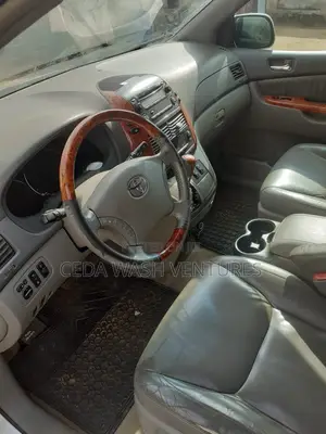 Toyota Sienna XLE Limited 2005 Gold