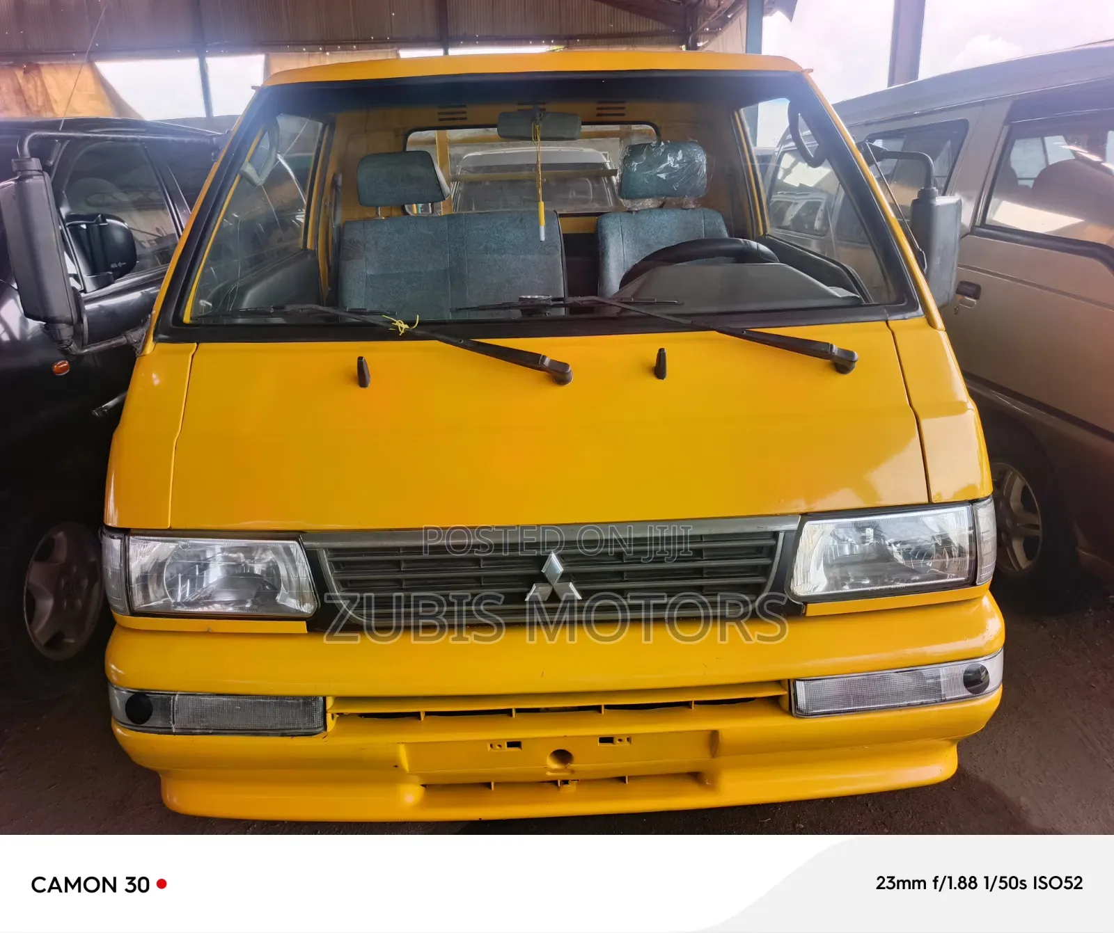 Mitsubishi Delica 2005 Yellow