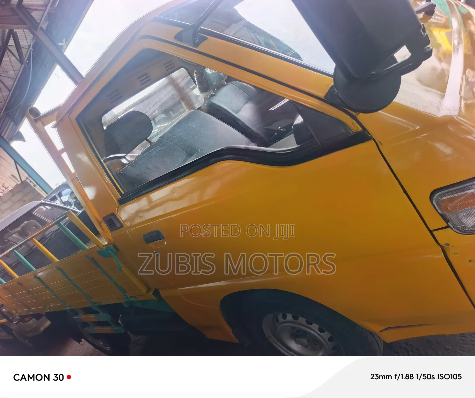Mitsubishi Delica 2005 Yellow