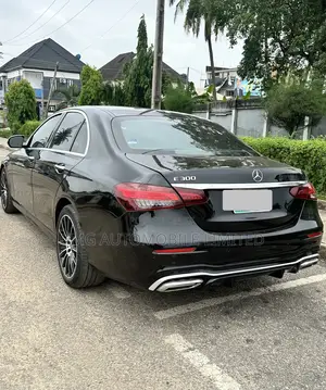 Mercedes-Benz E300 2016 Black