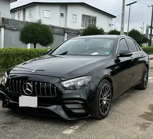 Mercedes-Benz E300 2016 Black