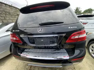 Mercedes-Benz M Class ML350 4MATIC 4dr SUV AWD (3.5L 6cyl 7A) 2015