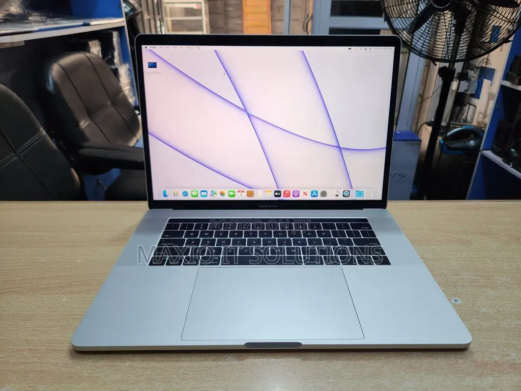 Laptop Apple MacBook Pro 2016 16GB Intel Core i7 SSD 256GB