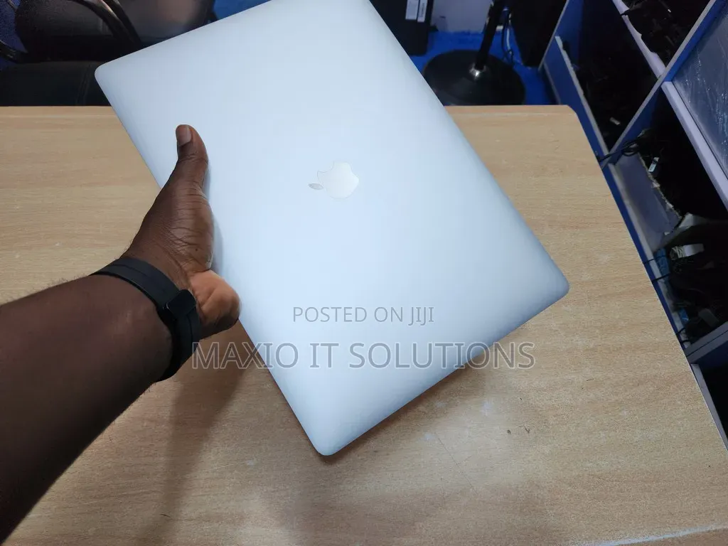Laptop Apple MacBook Pro 2016 16GB Intel Core i7 SSD 256GB