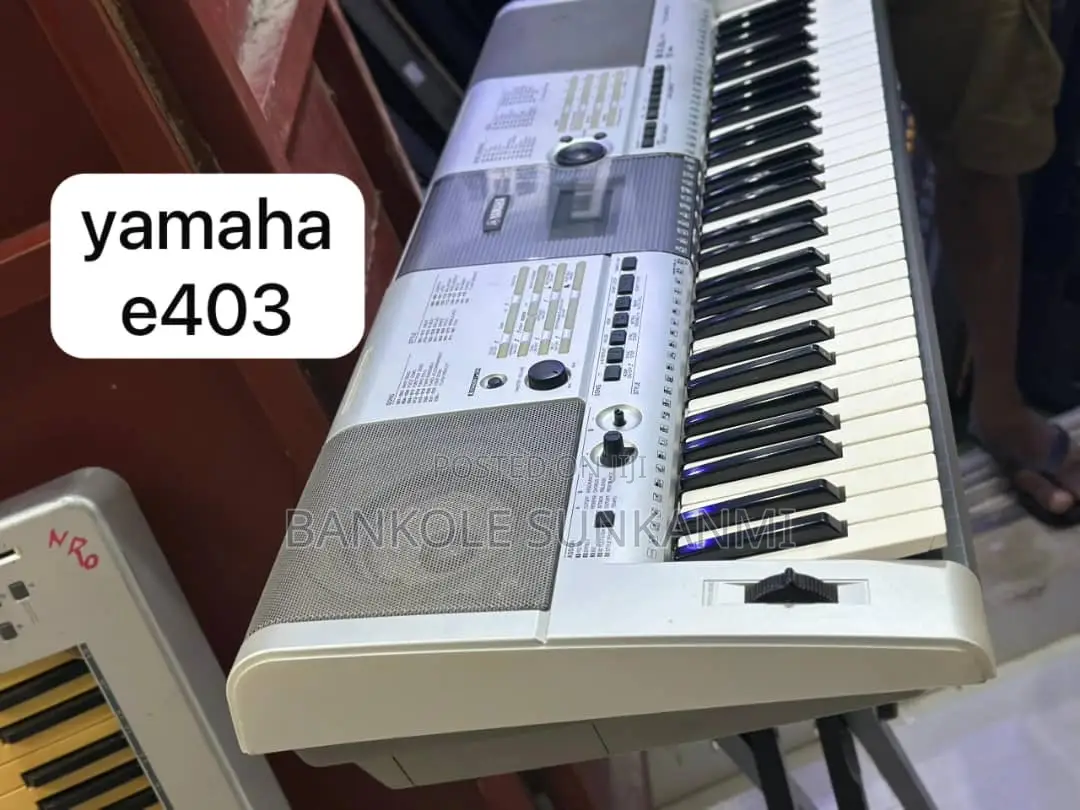 Yamaha E403