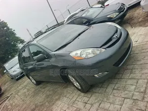 Toyota Sienna LE 4WD 2007 Gray
