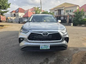 Toyota Highlander 2021 Silver