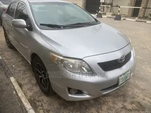 Toyota Corolla 2010 Silver