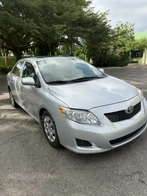 Toyota Corolla LE 4dr Sedan (1.8L 4 cyl 4A) 2009 Silver