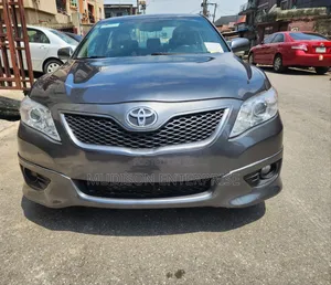 Toyota Camry SE 4dr Sedan (2.5L 4cyl 6AM) 2010 Gray
