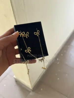 Simple and Elegant Bow Tie Necklace