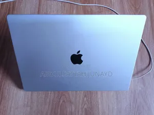 Laptop Apple MacBook Pro 2021 M1 16GB Apple M1 Pro SSD 512GB