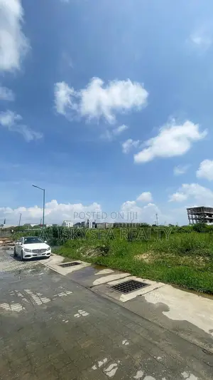 6,593sqm of Land in VGC for Sale/Can Be Portioned
