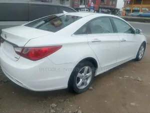 Hyundai Sonata Limited Sedan FWD (2.4L 4cyl 6A) 2012 White
