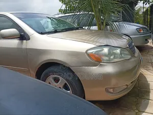Toyota Corolla 2004 Gold