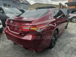 Toyota Camry XSE FWD (2.5L 4cyl 8AM) 2018 Red
