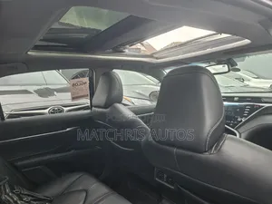 Toyota Camry XSE FWD (2.5L 4cyl 8AM) 2018 Red